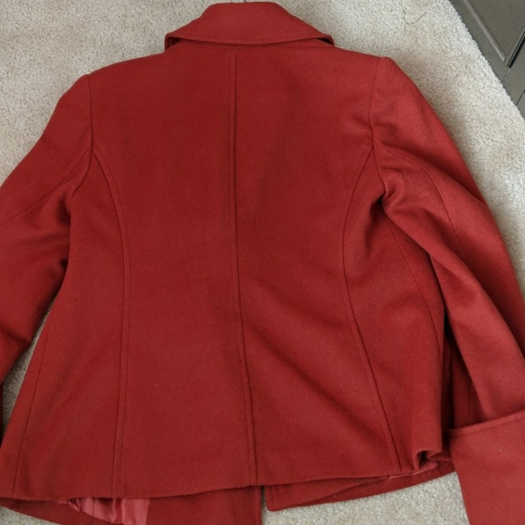Woman's Coat - Picture 5 of 5